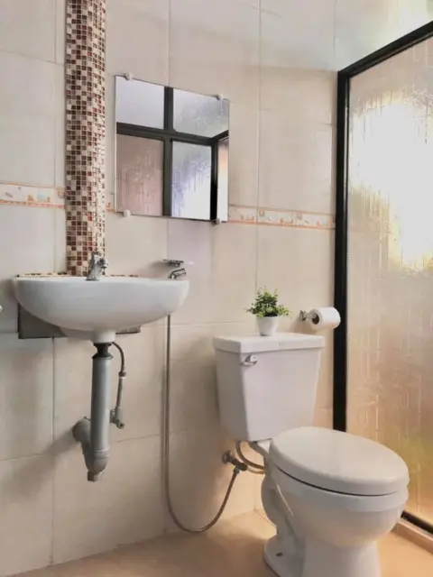 JM Backpackers Hometel, photo 2 of 6
