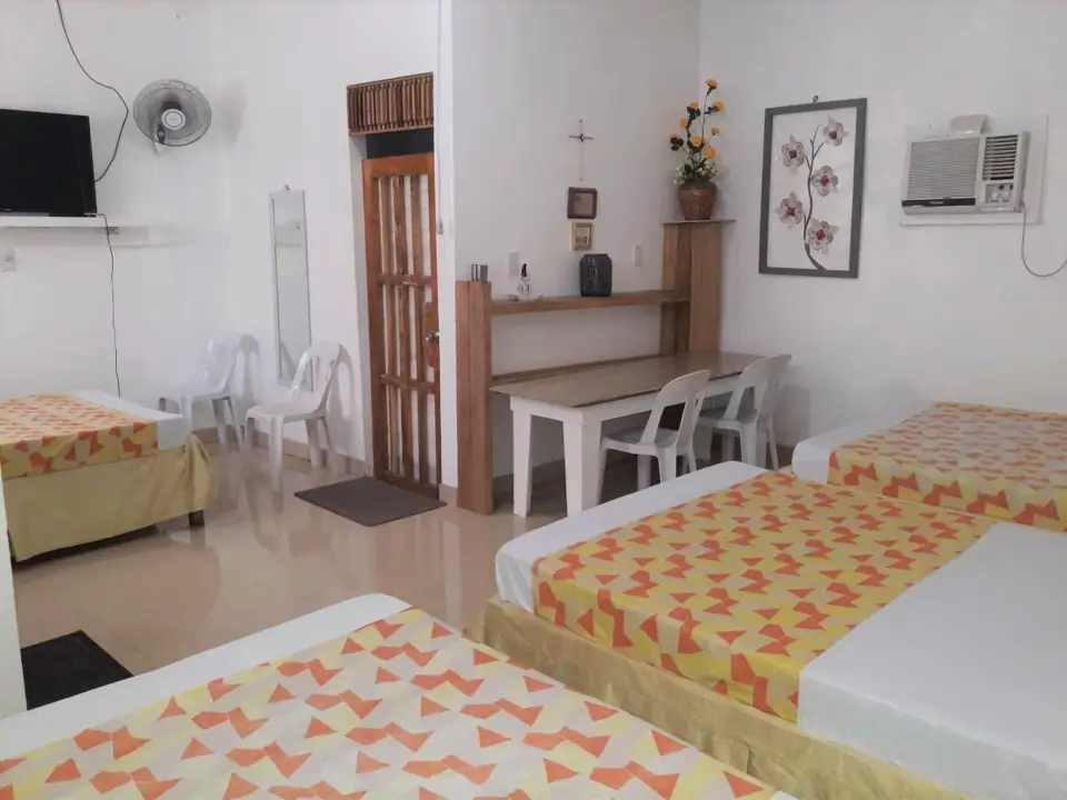 Sidewalkers Pension House, photo 6 of 14
