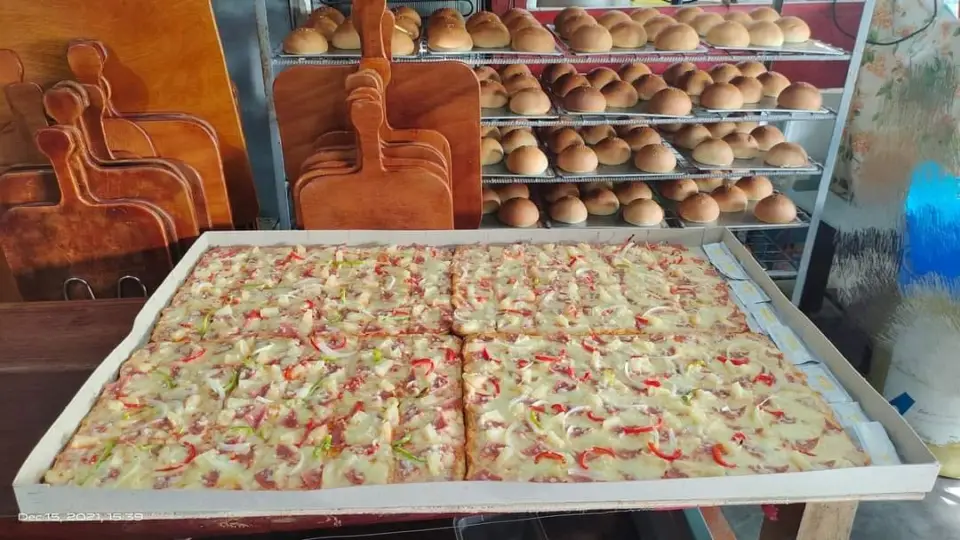 Stop N’ Dine Pizza Hauz, photo 3 of 8