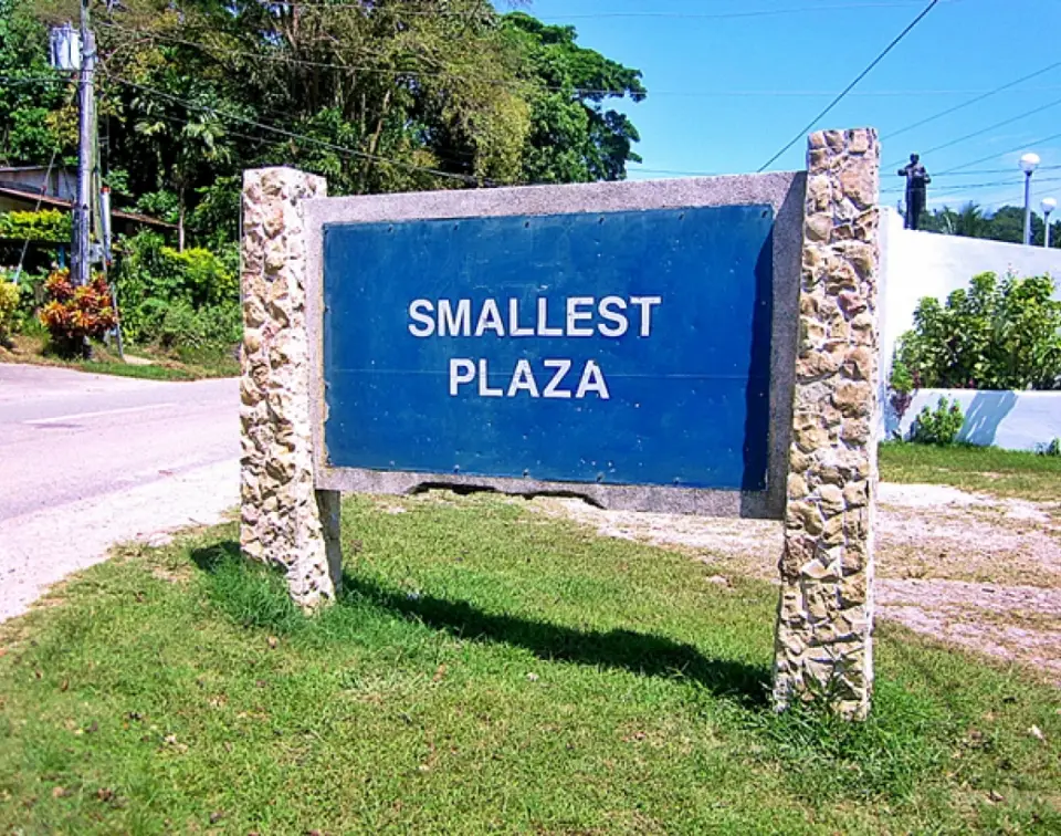 Smallest Plaza, photo 5 of 7